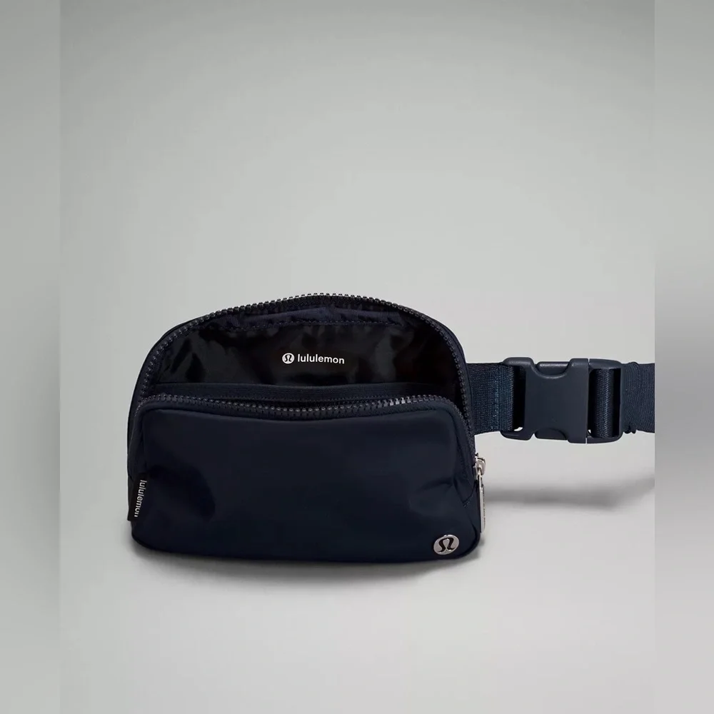 NWOT lululemon Everywhere Belt Bag 1L Unisex - Picture 7 of 10